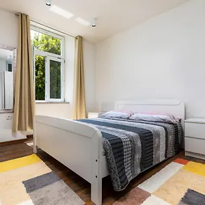 Top Central Apartments Appartamento Pola
